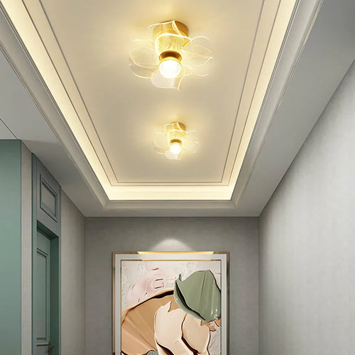 Minimalist nordic luxury chandelier with crystal pendants - vue 4 sur 10