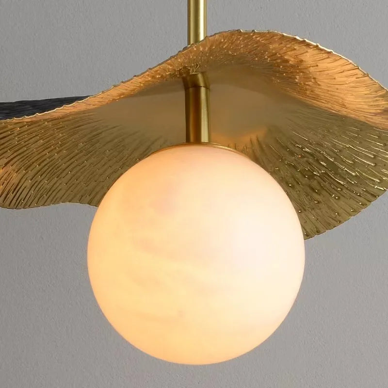 lustre en cuivre avec boule de marbre naturel - vue 6 sur 7