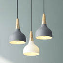 Suspension LED moderne avec abat-jour en métal coloré