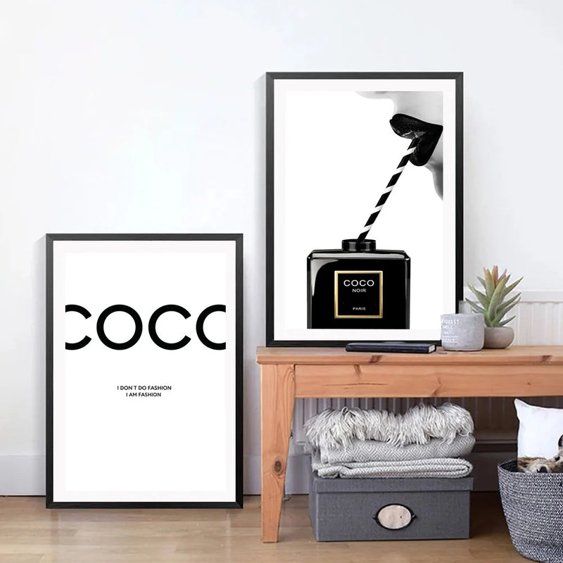 affiche de parfum luxe nordique pour décoration murale