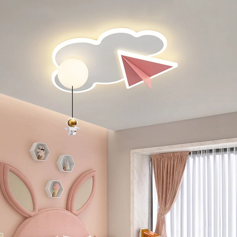 Lampe plafonnier enfant animé astronaute avion nuage. - vue 3 sur 10