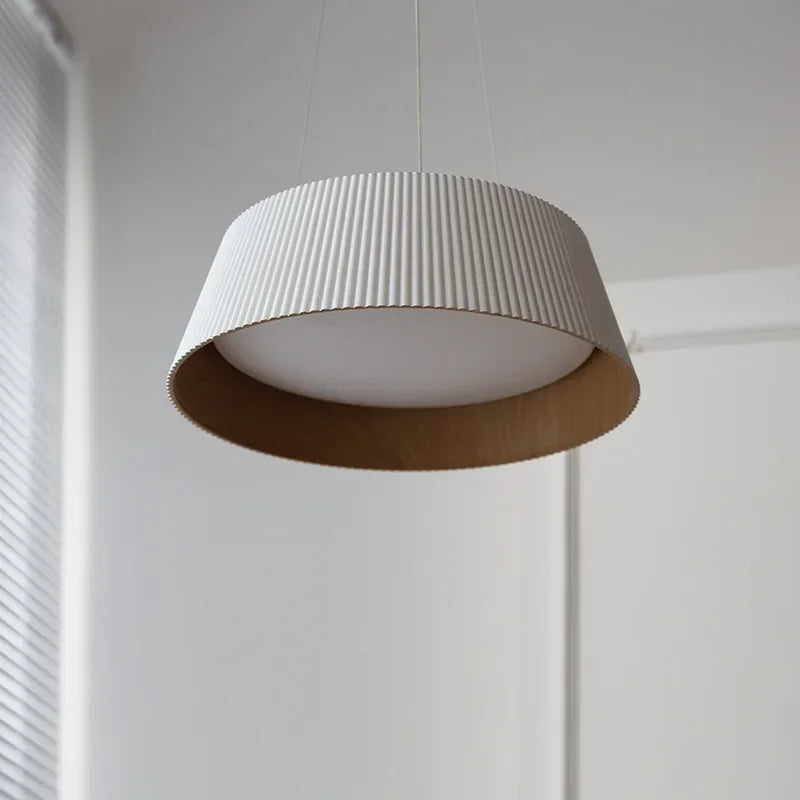 Elegant minimalist LED ceiling light with decorative suspended design - vue 10 sur 10