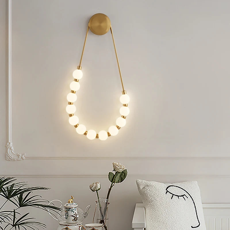 Modern Decorative Art Necklace LED Wall Lamp White Acrylic Ball Lamp for Living Room, Sofa, Bedside, Corridor - vue 2 sur 14