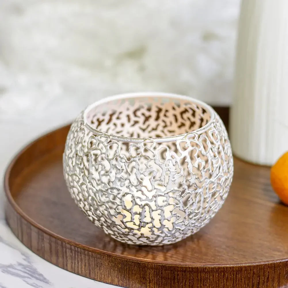 bougeoirs en métal doré au design complexe pour décoration élégante - vue 11 sur 11