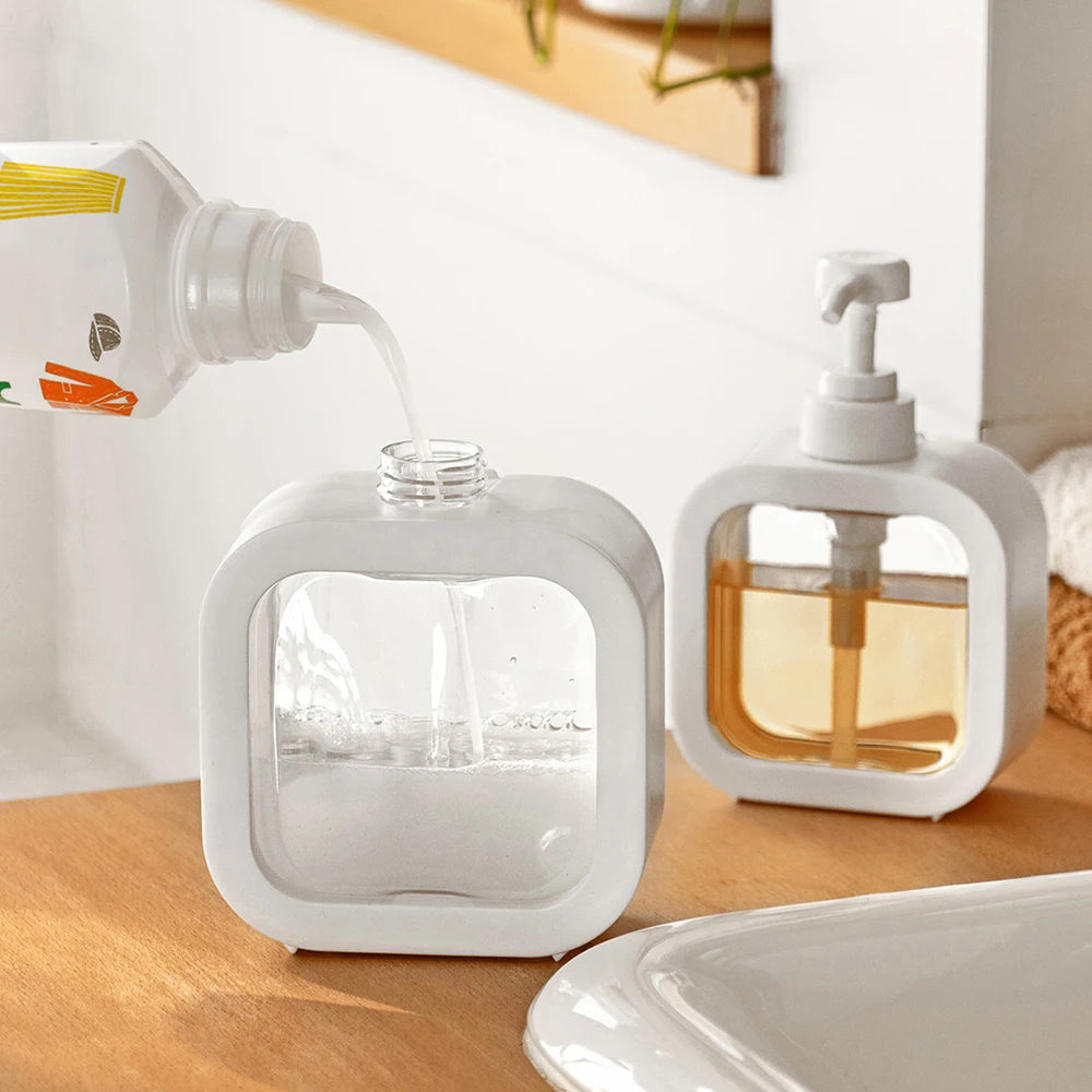 A large-capacity soap dispenser bottle, transparent visible plastic press bottle, suitable for travel, kitchen, bathroom - vue 4 sur 8