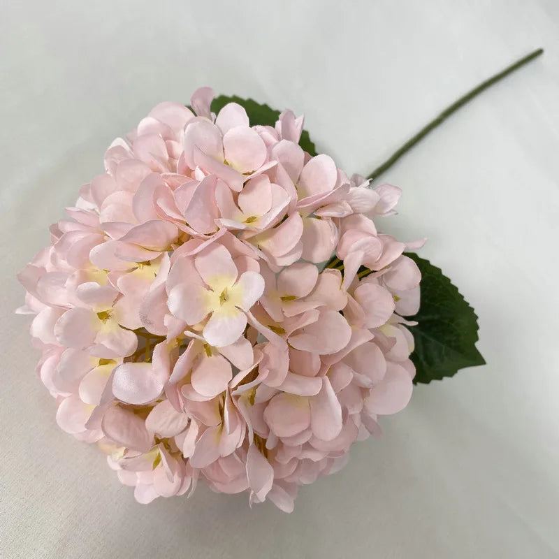 bouquet d'hortensias artificiels en soie pour mariages et décorations festives - vue 18 sur 19