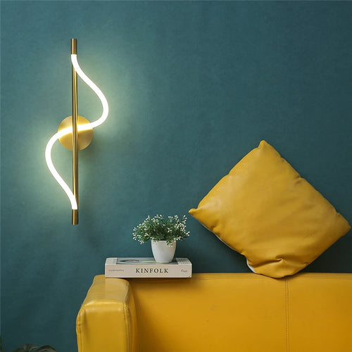 Minimalist acrylic wall light with nordic artistic lines - vue 6 sur 7