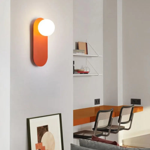 Minimalist nordic LED glass wall light in orange - vue 3 sur 9