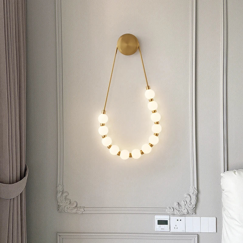 Modern Decorative Art Necklace LED Wall Lamp White Acrylic Ball Lamp for Living Room, Sofa, Bedside, Corridor - vue 4 sur 14