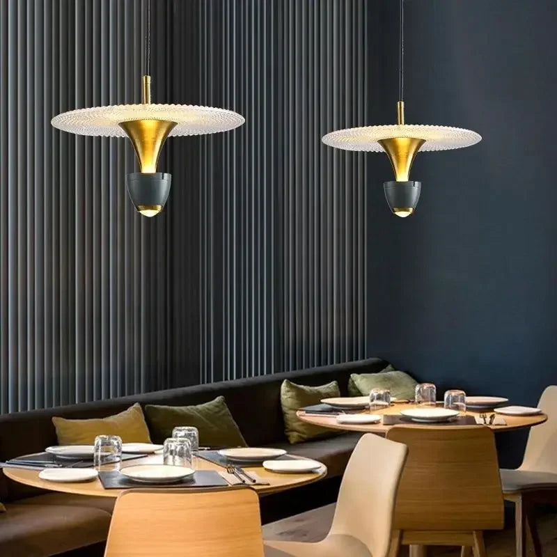 Modern minimalist pendant light for stylish interior decoration - vue 3 sur 10