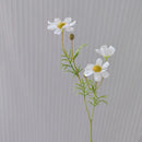Realistic artificial daisy flowers for decoration and DIY