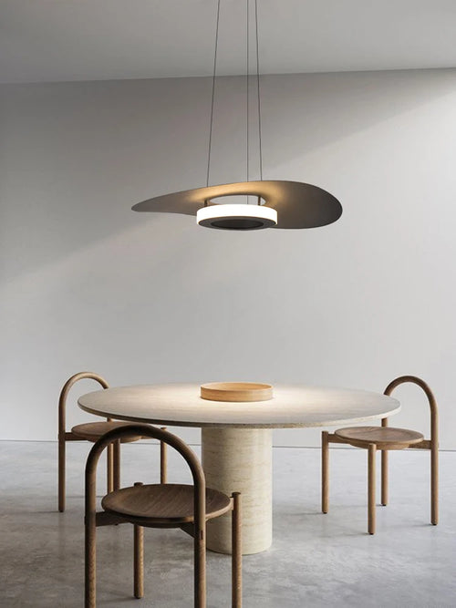 Suspension LED en métal au design nordique variable