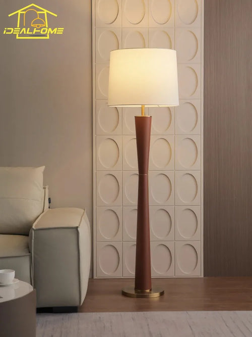 lampadaire en cuir minimaliste design nordique décoratif en fer