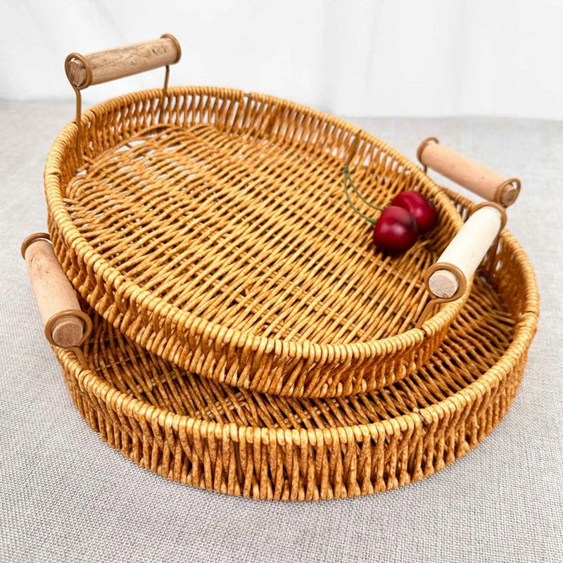 plateau de rangement en rotin tissé avec poignées en bois - vue 6 sur 11