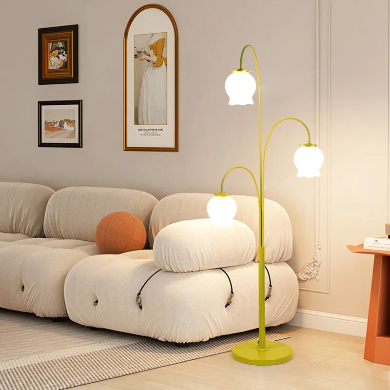 lampe de chevet style américain avec motifs floraux pour cadeau anniversaire - vue 6 sur 8