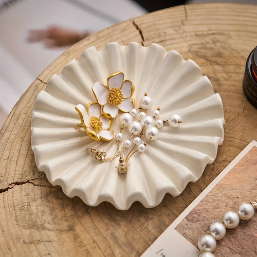 plateau à bijoux élégant en céramique design festonné moderne