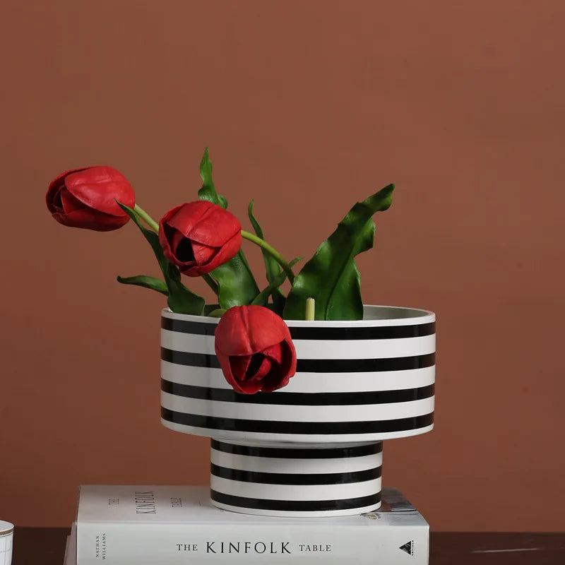 Black and White Striped Ceramic Vase, Flower Pot Decoration, Home and Living Room Decoration, Creative Geometric Striped Vase - vue 3 sur 18