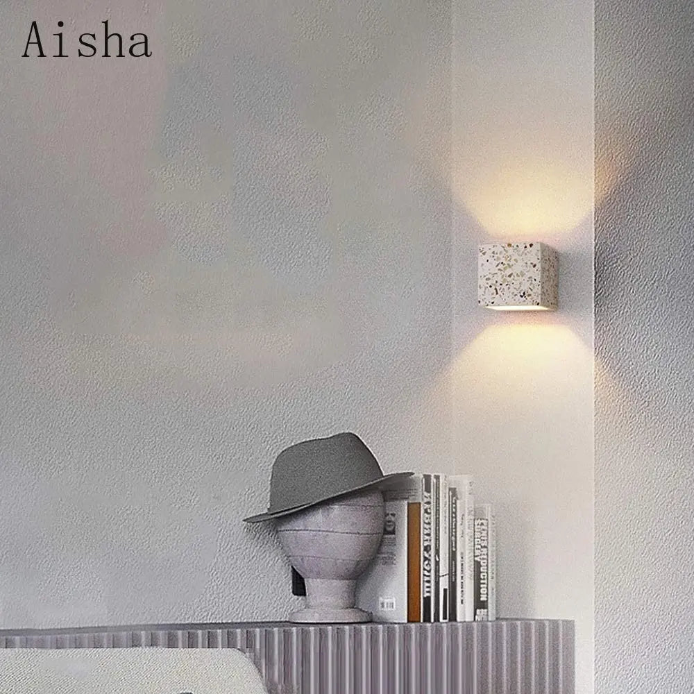 Decorative minimalist industrial style cement LED wall light - vue 3 sur 10