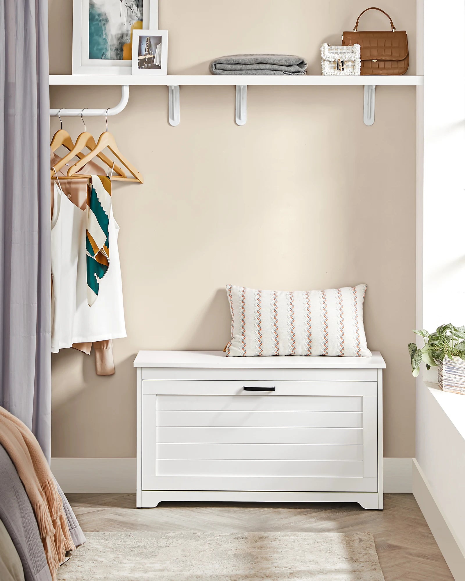 VASAGLE Shoe Bench, Entrance Shoe Box with Folding Door, Adjustable Interior Divider, with Cut-out Side Handles, 80 x 30 x 46 cm - vue 3 sur 7