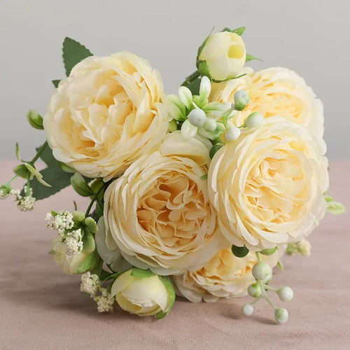 petit bouquet de fleurs artificielles pour décoration printanière et mariage