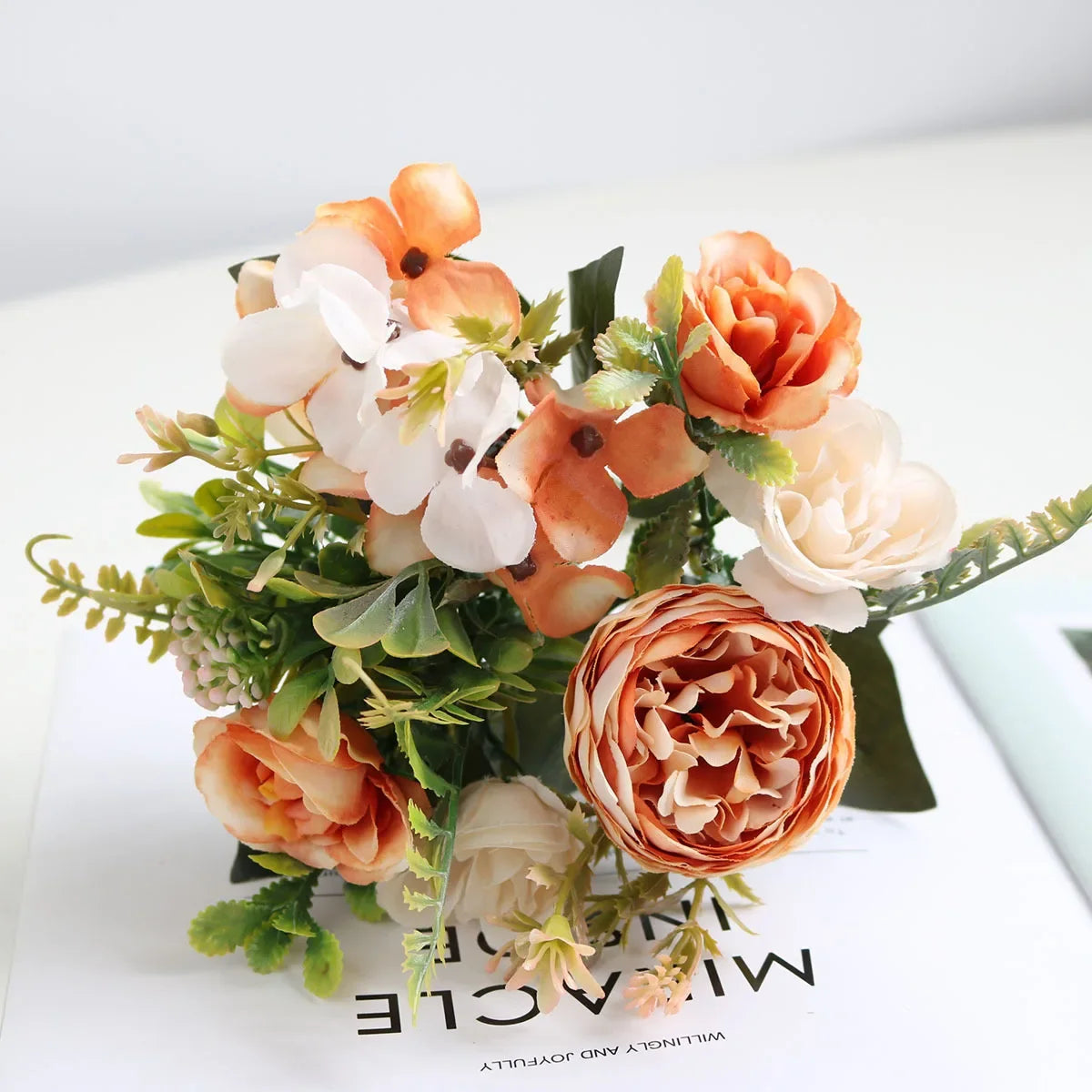 petit bouquet de fleurs artificielles pour décoration printanière et mariage - vue 35 sur 37