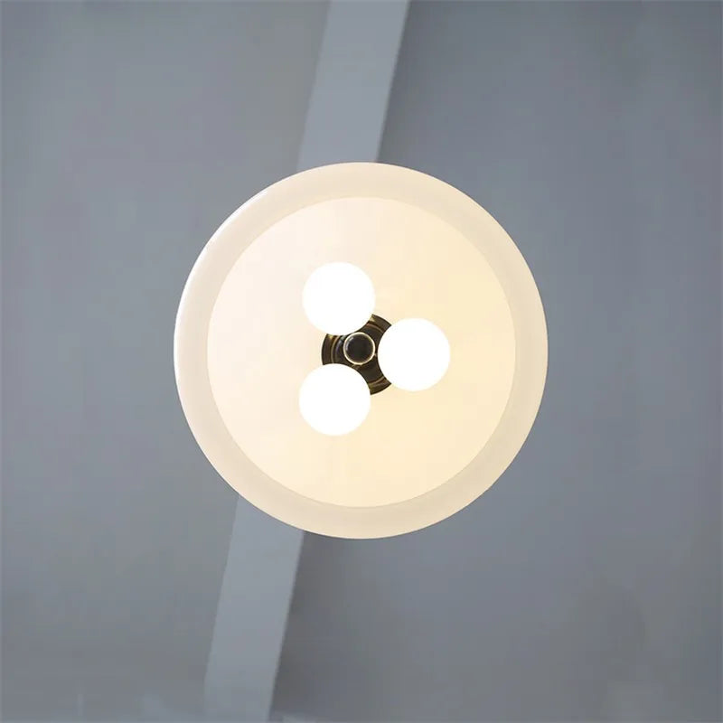 suspension en verre blanc laiteux forme fleur style bauhaus - vue 6 sur 11
