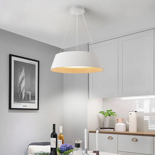 Minimalist pleated wooden pendant light for interior decoration - vue 2 sur 10