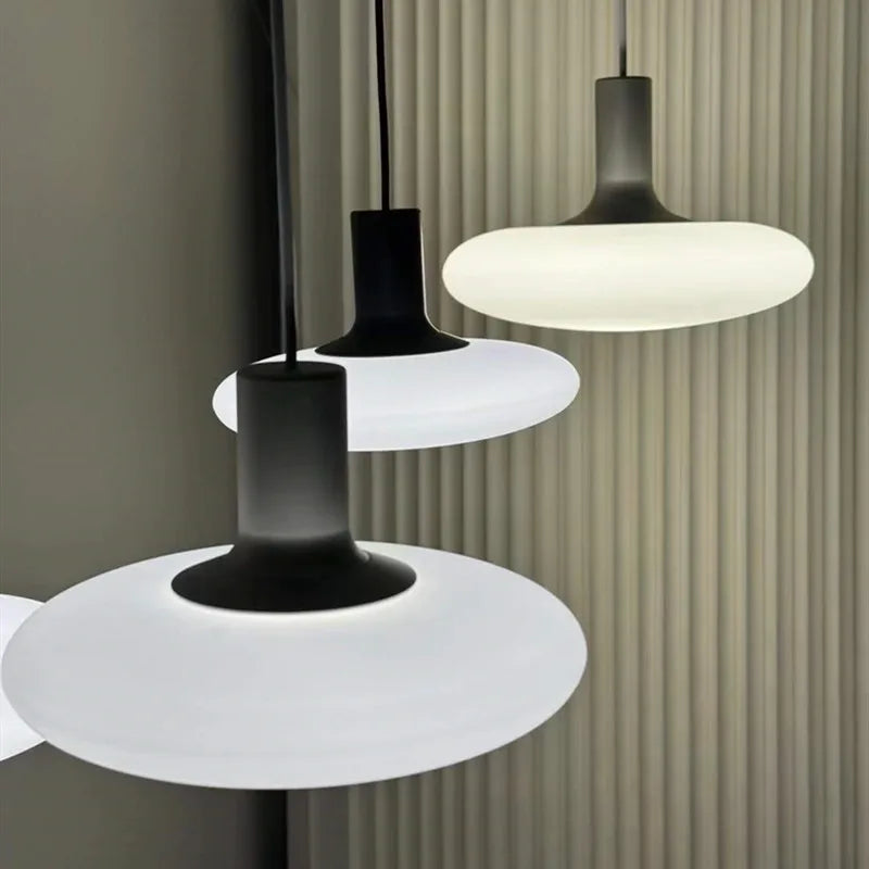 Minimalist glass chandelier for creative and modern decor - vue 5 sur 12