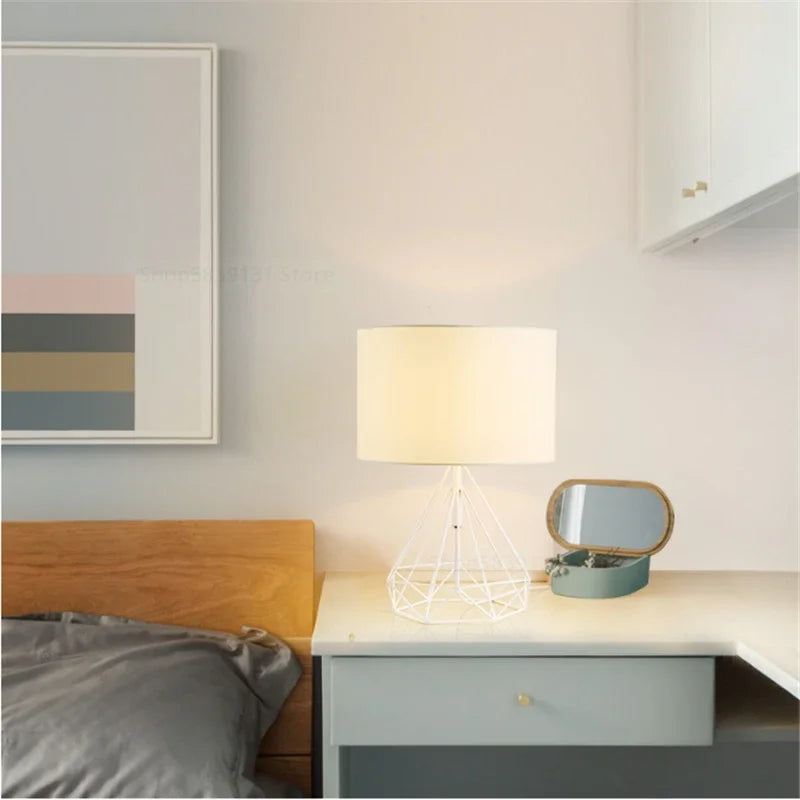 lampe à poser géométrique rétro nordique pour décoration créative - vue 6 sur 10