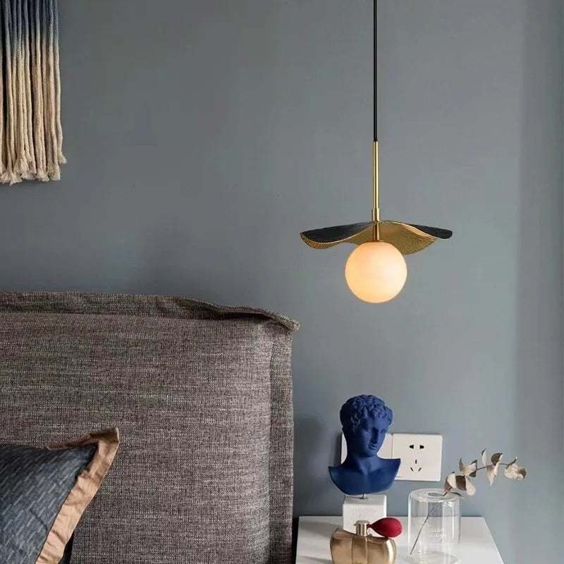 lustre en cuivre avec boule de marbre naturel - vue 4 sur 7