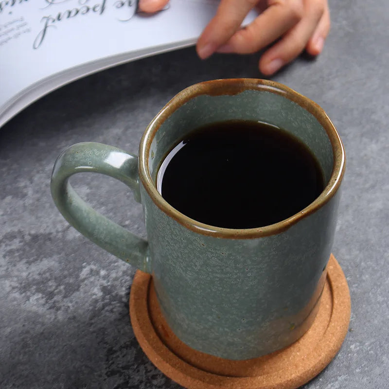 Tasse artisanale retro en ceramique style rustique