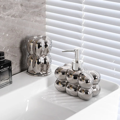 accessoires de bain en céramique pour une salle élégante - vue 14 sur 21