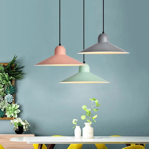 Modern Nordic UFO style chandelier with decorative multicolour lamps - vue 3 sur 11