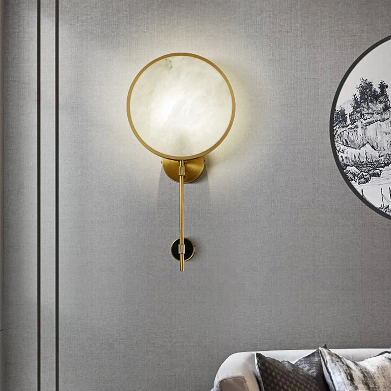 lampe chinoise dorée en cuivre et marbre pour ambiance moderne - vue 4 sur 8