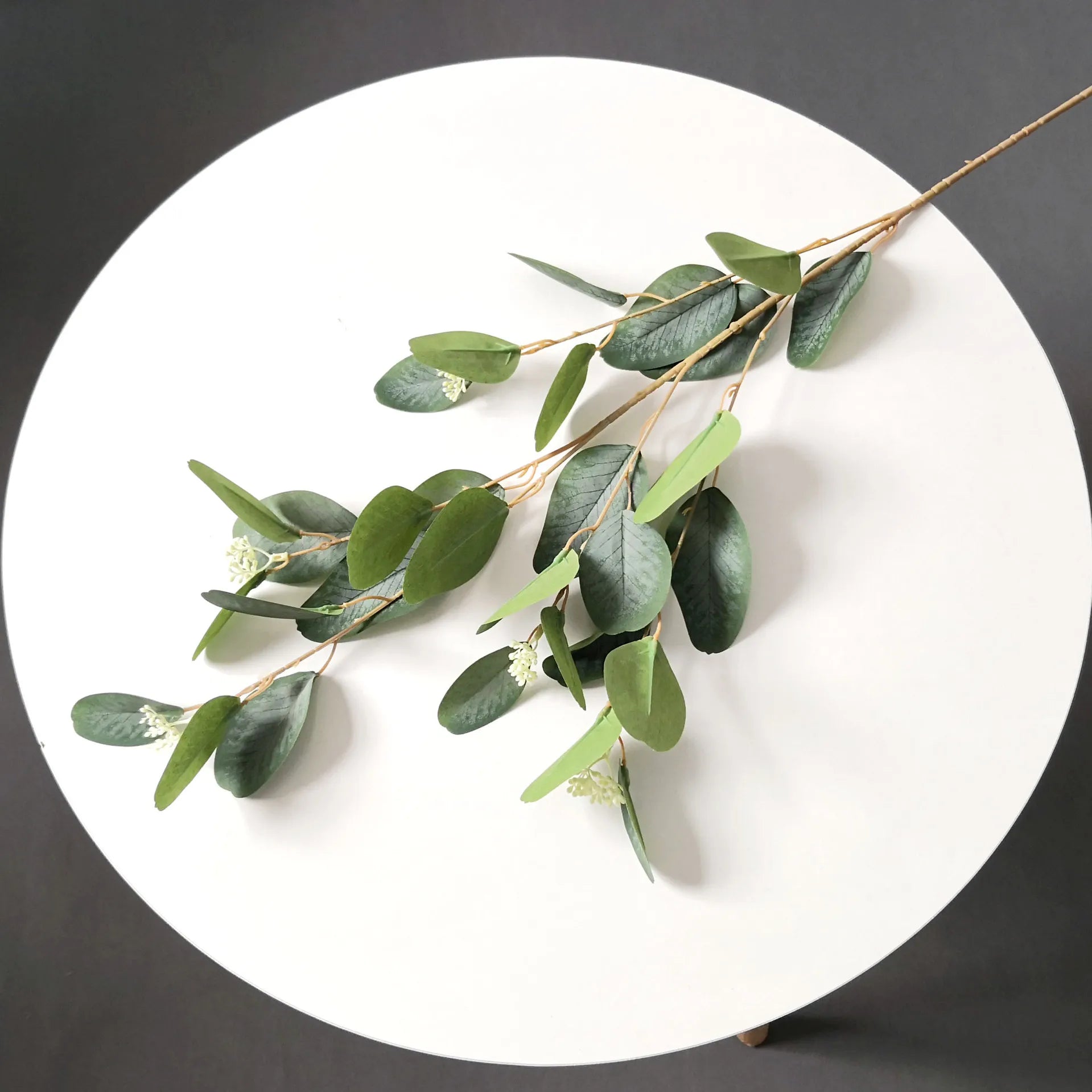branches de feuilles d'eucalyptus en soie artificielle pour décoration florale - vue 16 sur 17