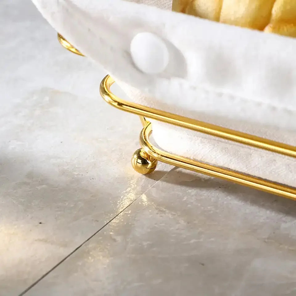 Golden Metal Wire Bread Baskets for Storage Pantry, Fruit Sorage Basket Container Durable Desktop Decoration Snack Box - vue 3 sur 6