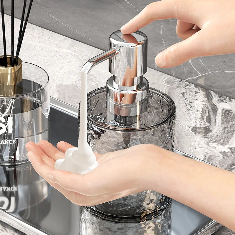 distributeur de savon rechargeable en acrylique pour usage quotidien - vue 3 sur 10
