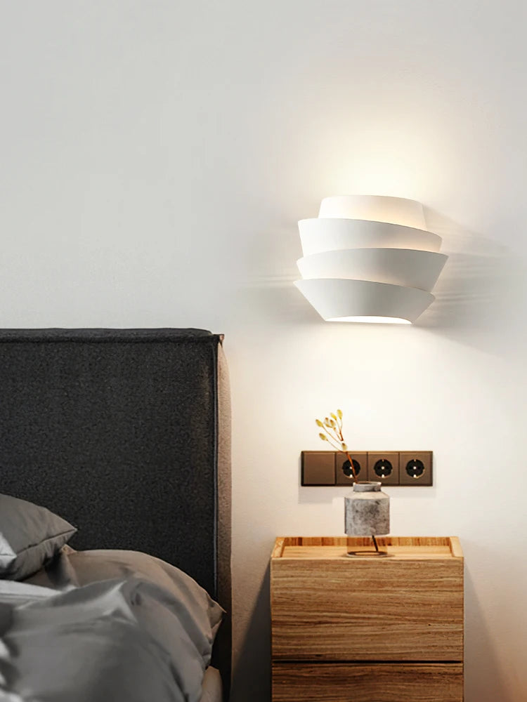 Applique murale LED en forme de pomme de pin en métal blanc - vue 6 sur 7