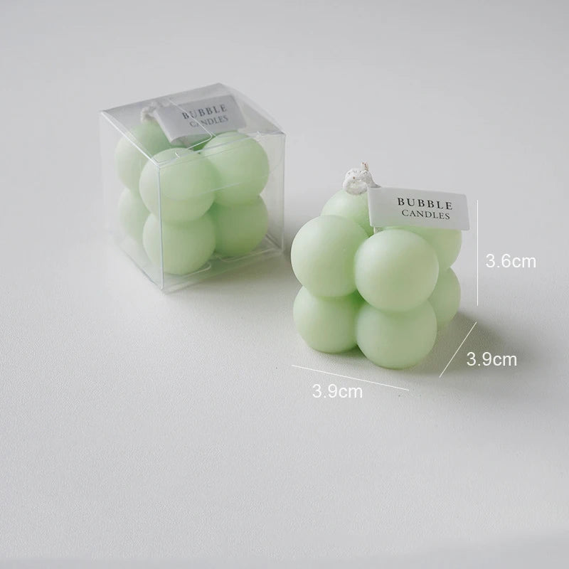 petite bougie cube parfumée en cire de soja fait main - vue 11 sur 17