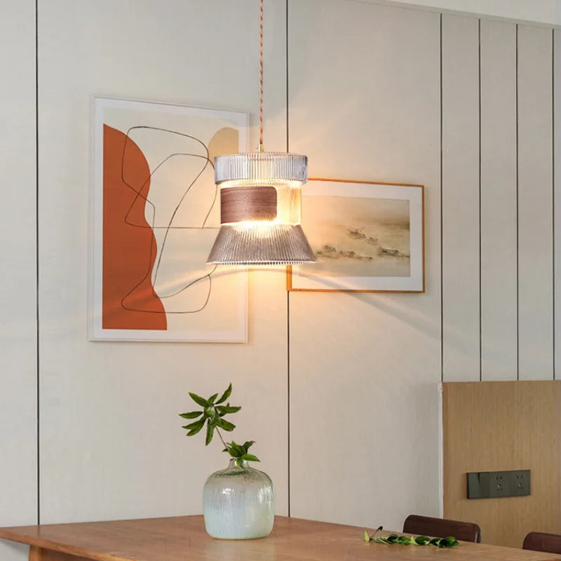 Suspension moderne en verre transparent avec détails en bois et cuivre - vue 4 sur 14