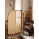 Japanese-style solid wood rattan screen partition is opposite the door to the home, living room entrance is blocked, and mobile