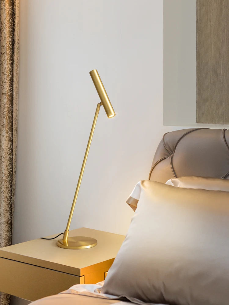 Minimalist copper desk lamp for reading and decoration - vue 5 sur 12