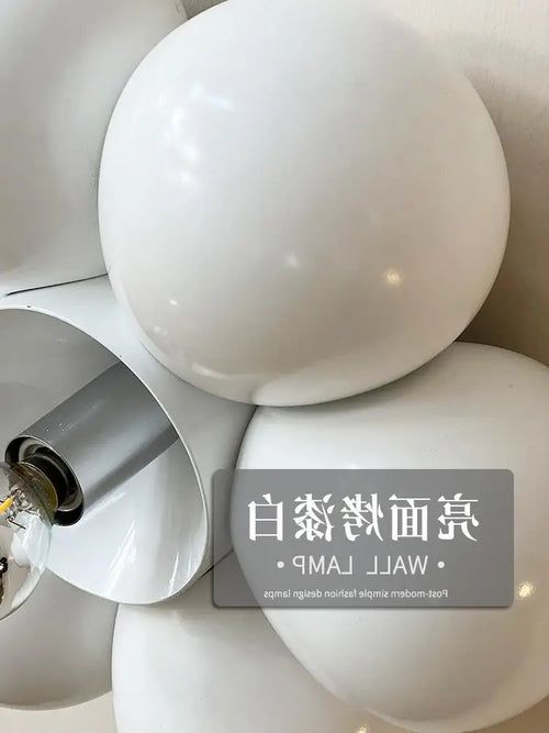Minimalist flower shaped wall light for a soft atmosphere - vue 6 sur 8
