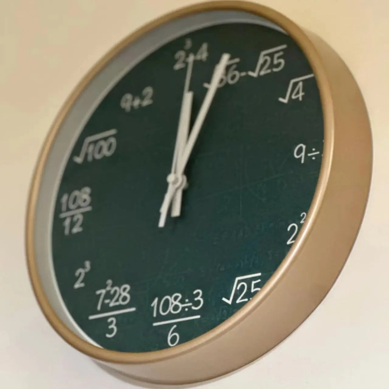 horloge murale mathématiques tableau noir décoration scolaire enfants - vue 4 sur 11