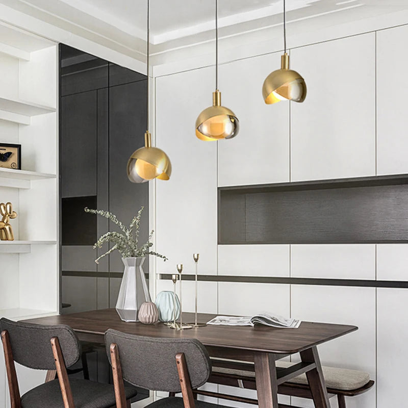 suspension LED en métal doré idéale pour décoration intérieure - vue 4 sur 7