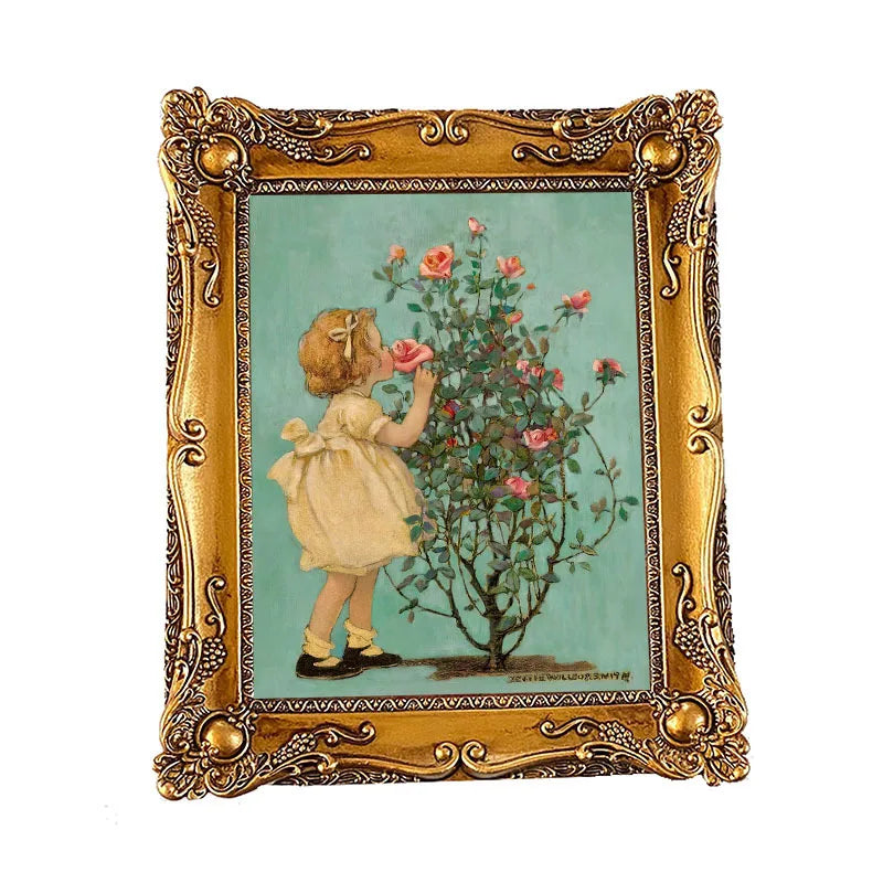 Rectangular retro gold resin photo frame. Wall relief with frame painting, combination of creative picture frame. Canvas album. - vue 9 sur 11