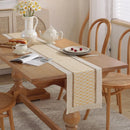 Chemin de table bohème beige pompons motif géométrique