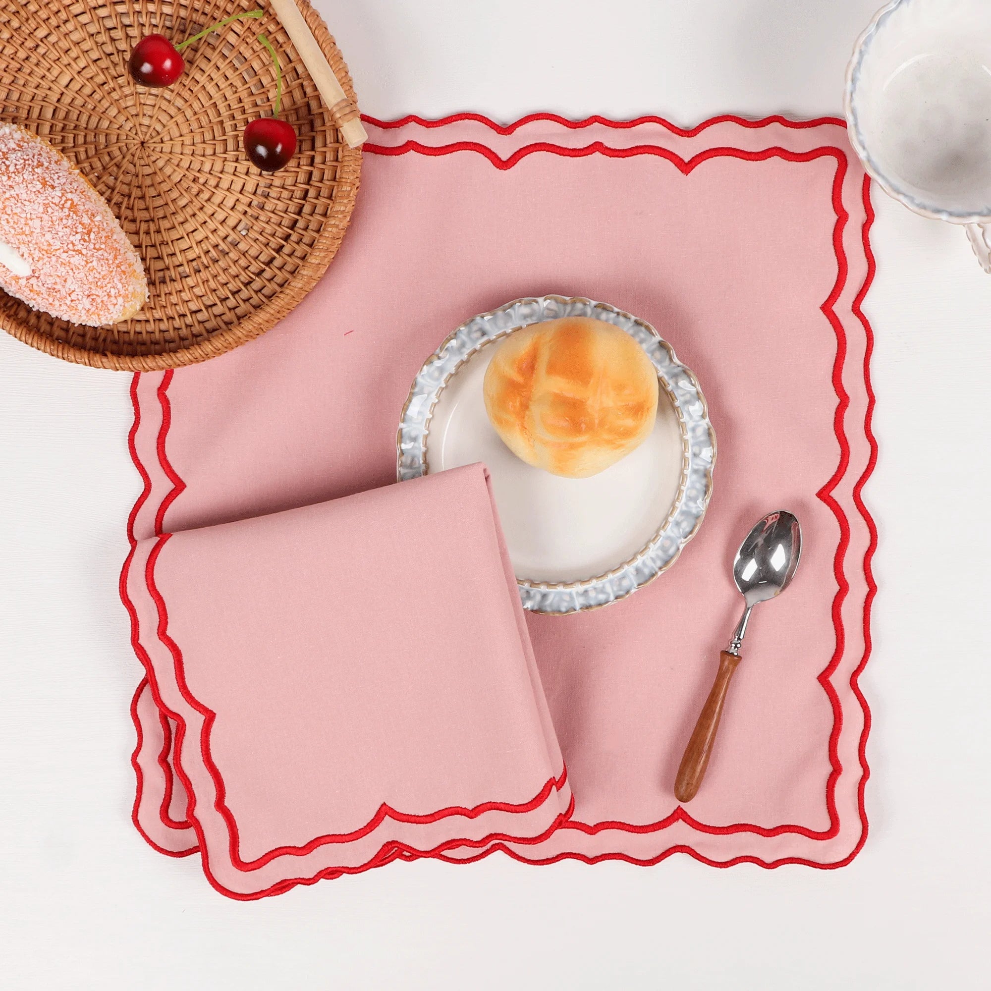 Serviette de table coton lotus brodé style champêtre - vue 5 sur 7
