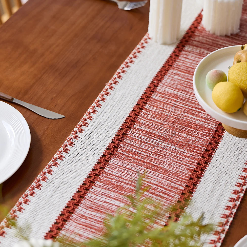 Chemin de table boheme rayures rouge beige pompons - vue 5 sur 7
