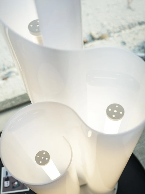 Minimalist desk lamp in clear acrylic and decorative aluminium - vue 6 sur 7